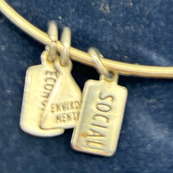 Beautiful Bracelet - Picture 3 of 3